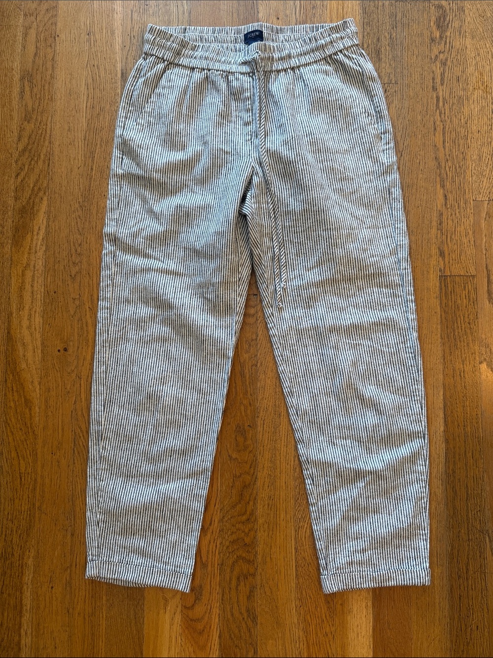 Woman’s  J Crew Gray Seersucker Stripe Elastic-Waist cropped Pants